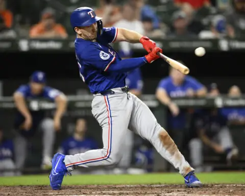 Texas Rangers rookie Wyatt Langford becomes the 1st major leaguer to hit for the cycle in 2024