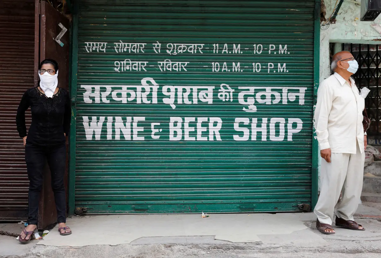 FILE PHOTO: FILE PIX: Exterior of wine and beer shop in New Delhi, India