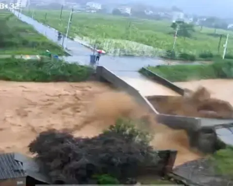 Heavy rains, landslides in China's Guangdong and Fujian kill nine