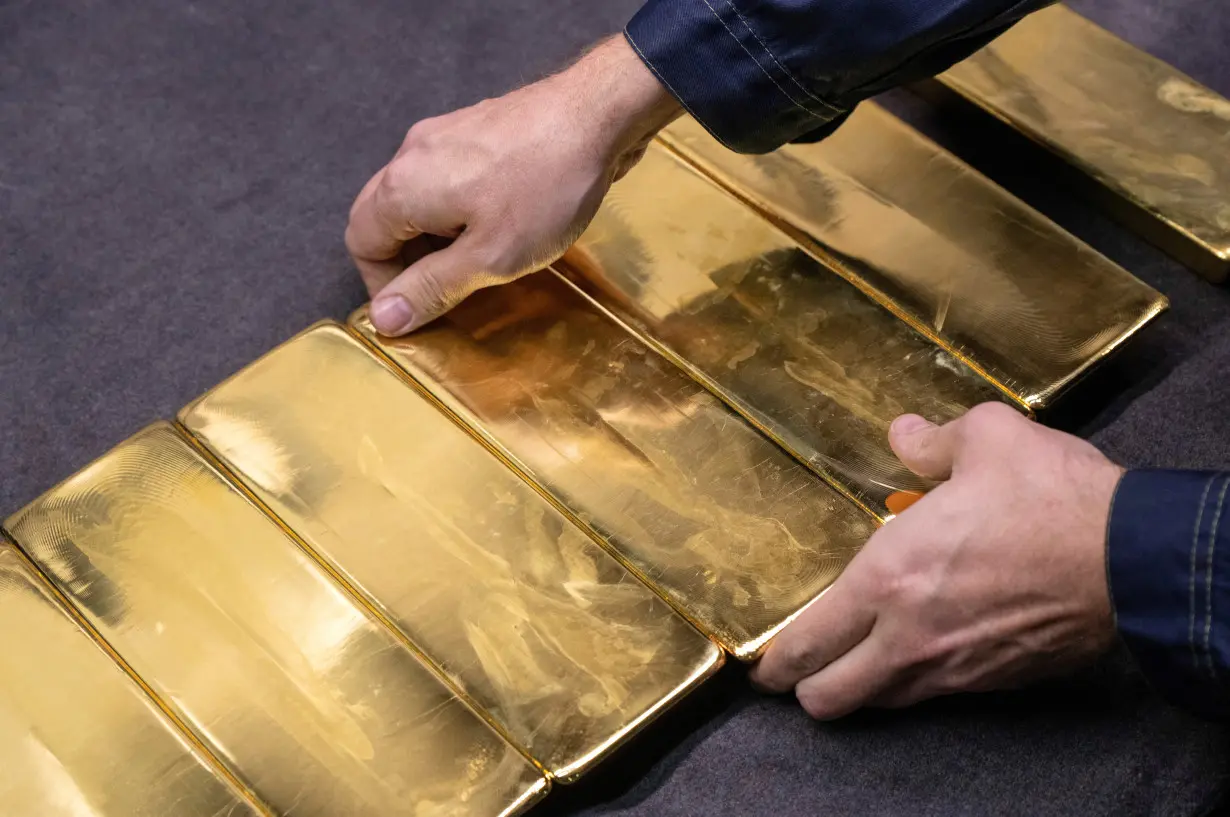 Production of gold at Novosibirsk precious metals plant