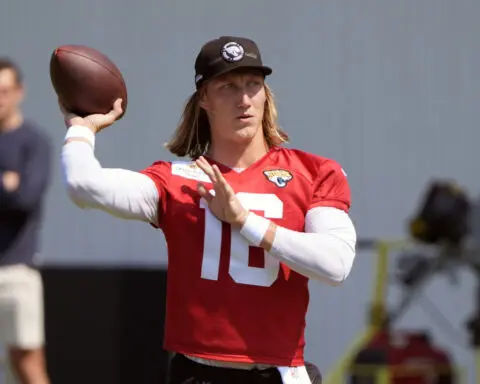 QB Trevor Lawrence and the Jaguars agree to a 5-year, $275M contract extension, AP source says