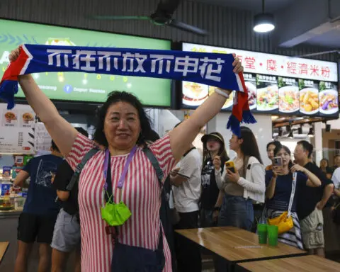 Chinese soccer fans are pouring money into a food stall run by Singapore's goalkeeper. Here's why