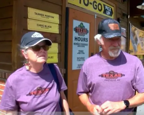 Retired couple traveling across America to eat at different Texas Roadhouse restaurants