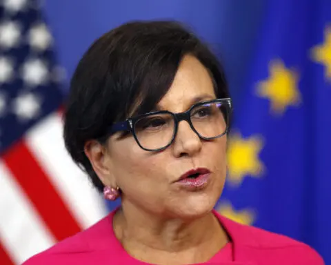 US names former commerce secretary, big Democrat donor to coordinate private sector aid for Ukraine