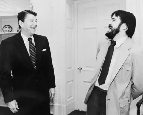 Pulitzer Prize-winning AP photographer Ron Edmonds dies. His images of Reagan shooting are indelible