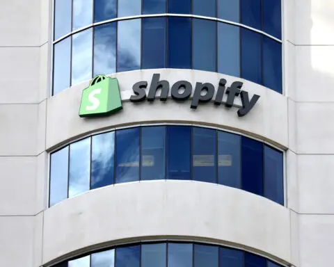 Shopify expands access to its AI-powered features to attract more businesses