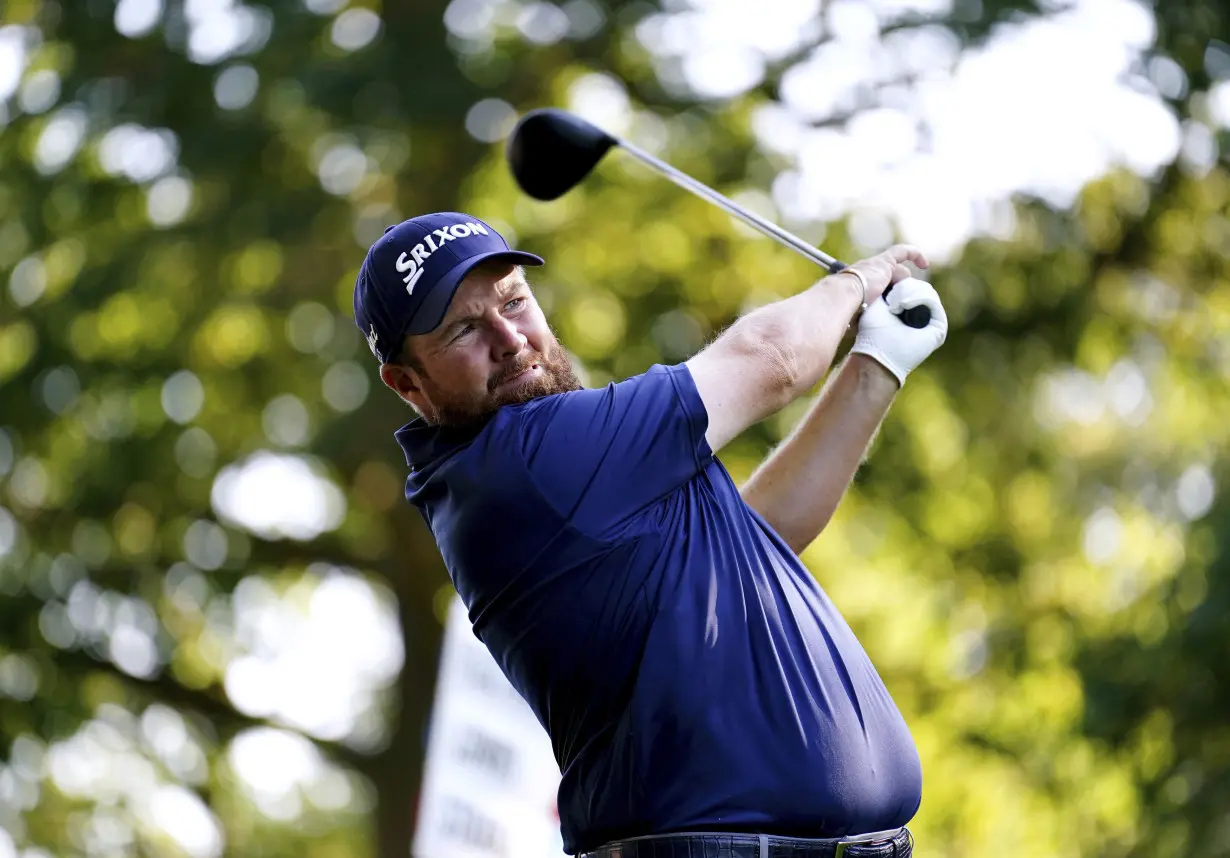 Fitzpatrick and Åberg shine out of Europe's Ryder Cup players at Wentworth. Helligkilde leads