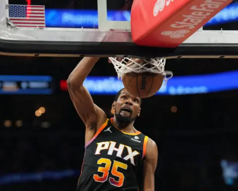 Suns owner: Kevin Durant staying in Phoenix to compete for title