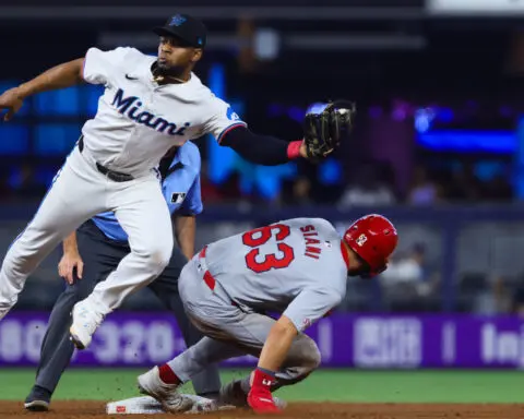 Marlins slide past Cardinals with second consecutive walk-off win