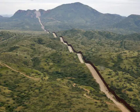 Scorching heat in the US Southwest kills three migrants in the desert near the Arizona-Mexico border
