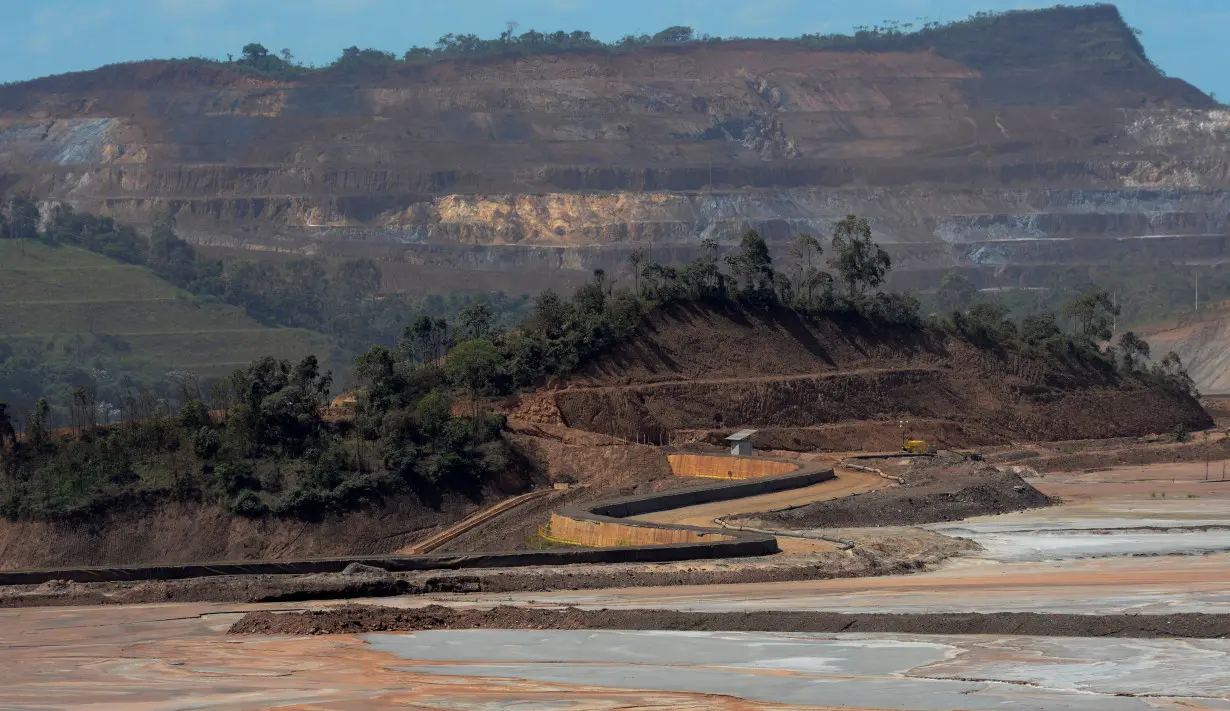 FILE PHOTO: A view of the Samarco mine, owned by Vale SA and BHP Billiton Ltd, in Mariana