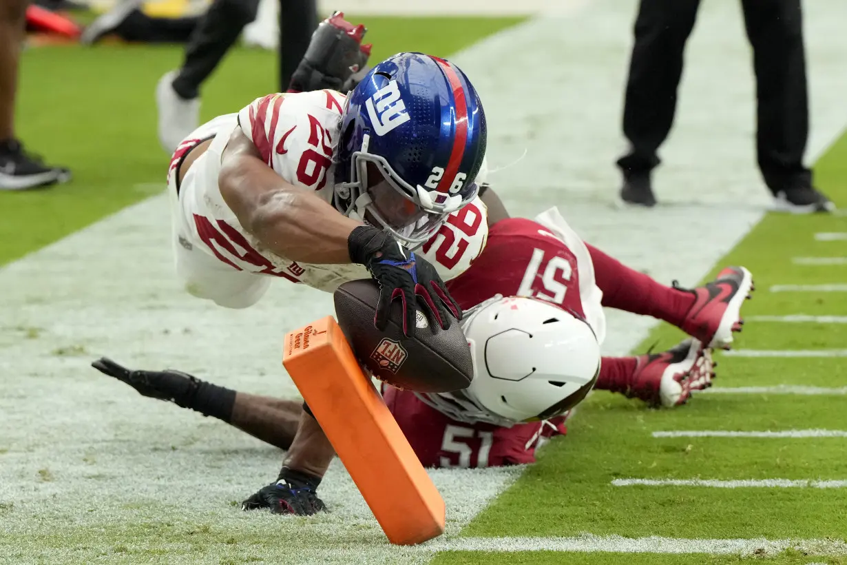 Giants running back Saquon Barkley has a sprained right ankle, AP source says