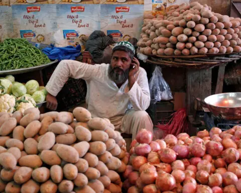 Pakistan inflation slows to 11.8% in May, lowest in 30 months