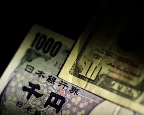 Dollar struggles for direction, euro close to 1-1/2-month low