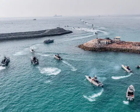 China maintains stance on disputed Gulf islands despite Iran's anger
