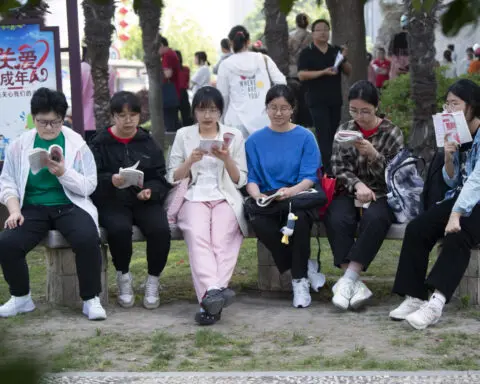 A vocational school student stuns China by besting university competitors in a math contest