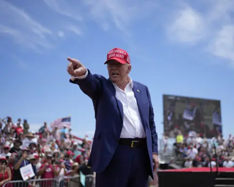 Trump complains about his teleprompters at a scorching Las Vegas rally