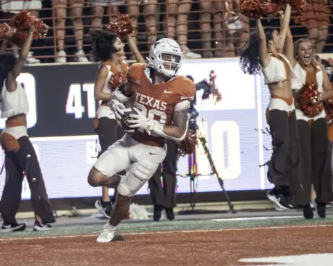 No. 3 Texas a dominant second half team as Longhorns head into Big 12 play