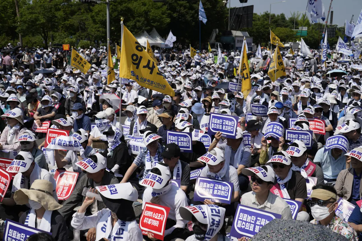 South Korea orders doctors who joined protracted strike over medical school plan to return to work