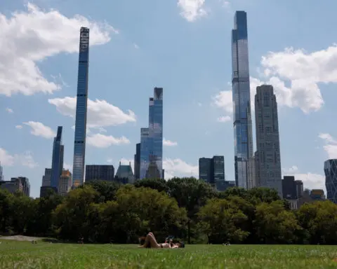 US heat wave sets records in central, northeast states