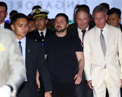 Zelenskiy meets heads of state in Singapore, seeks support for security summit