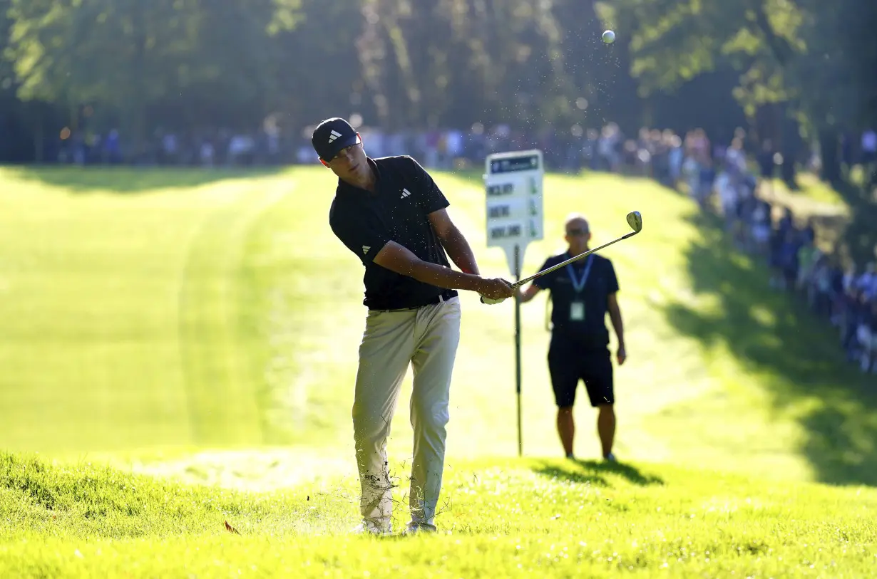 Fitzpatrick and Åberg shine out of Europe's Ryder Cup players at Wentworth. Helligkilde leads