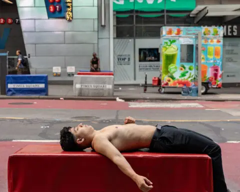 Heat wave scorches US East Coast as dangerous temperatures expand to West