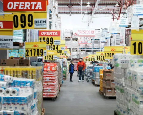 Argentina inflation slows to 4.2% m/m in May