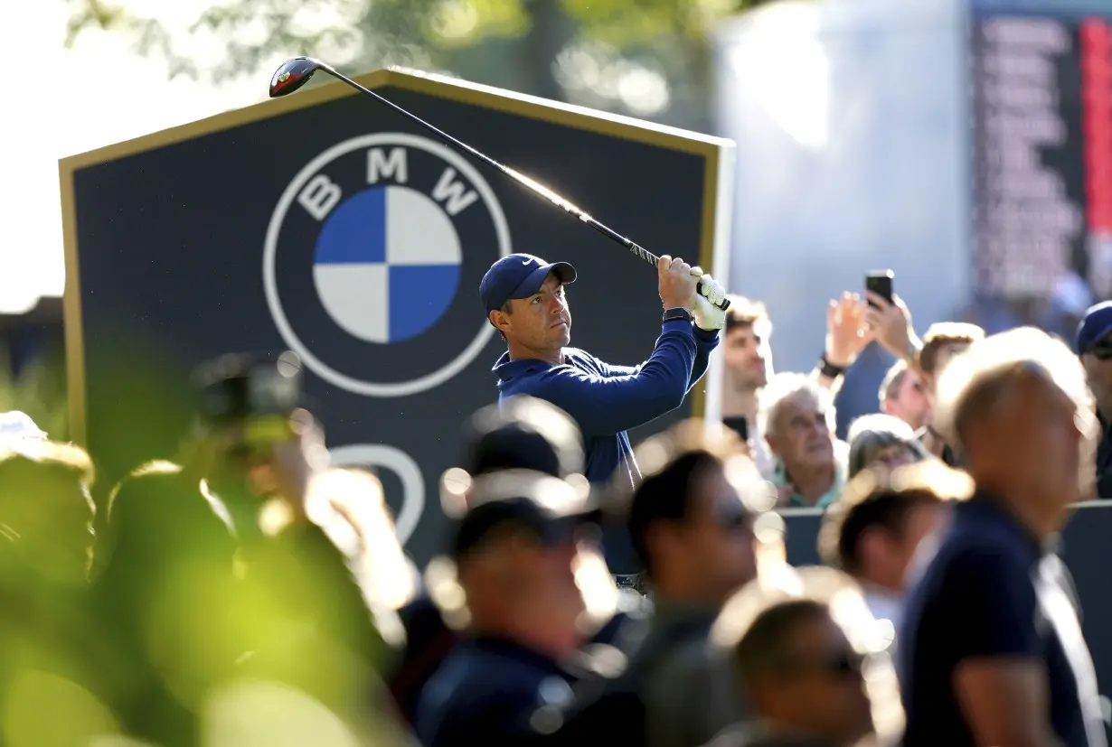 Fitzpatrick and Åberg shine out of Europe's Ryder Cup players at Wentworth. Helligkilde leads