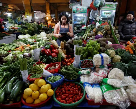 Vietnam Q2 GDP growth accelerates; inflation pressure rises