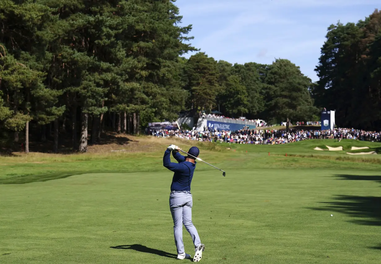 Fitzpatrick and Åberg shine out of Europe's Ryder Cup players at Wentworth. Helligkilde leads