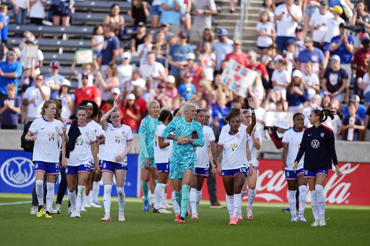 Coach Emma Hayes makes successful debut with US women's national team in 4-0 win over South Korea