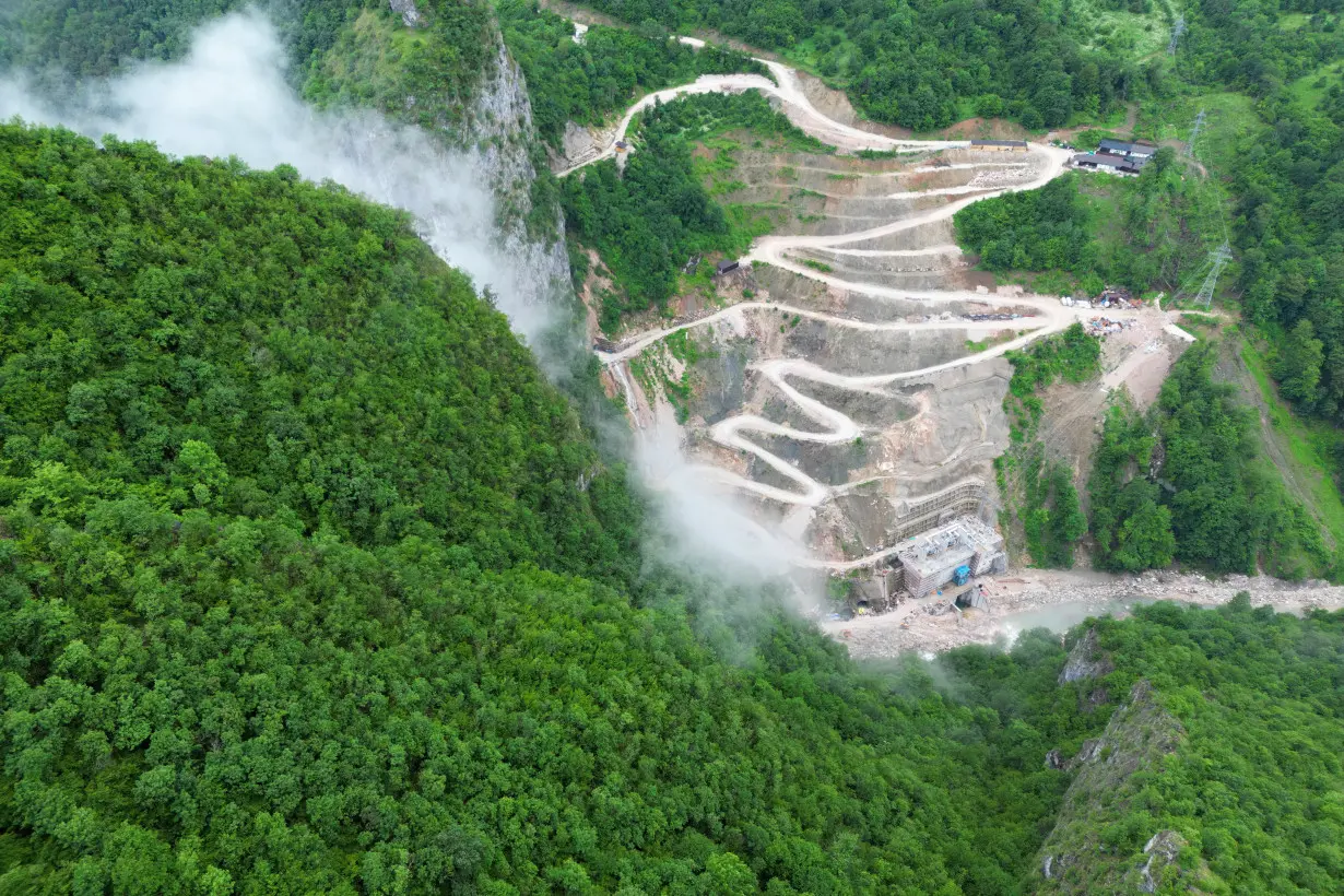 New dam on Bosnia's pristine river poses threat to tourism