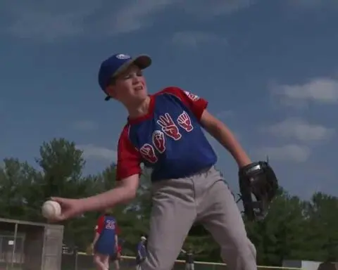 Iowa Baseball Camp for the Deaf brings accessibility to the sport