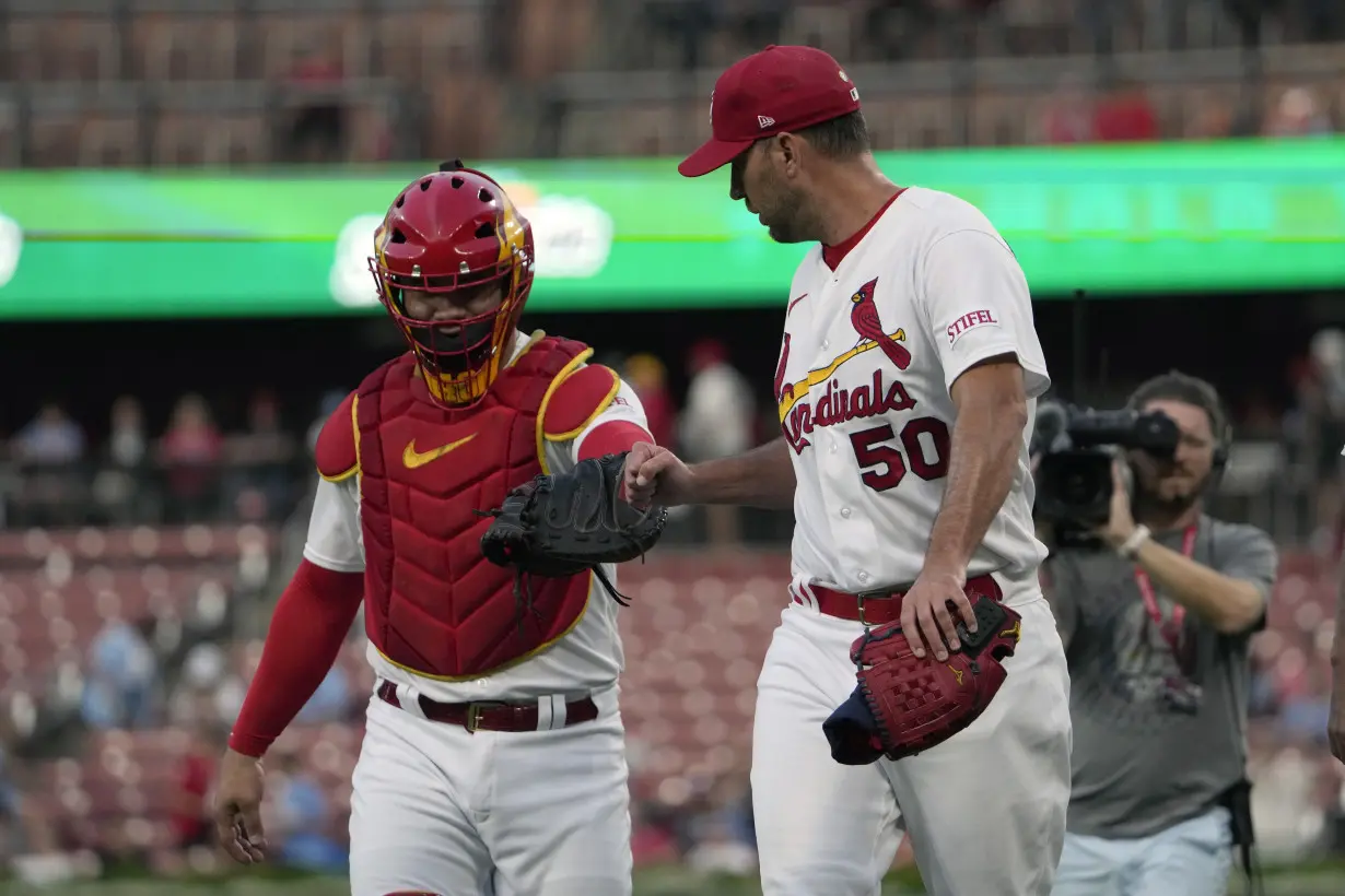 Wainwright gets 200th win as the Cardinals blank the Brewers 1-0