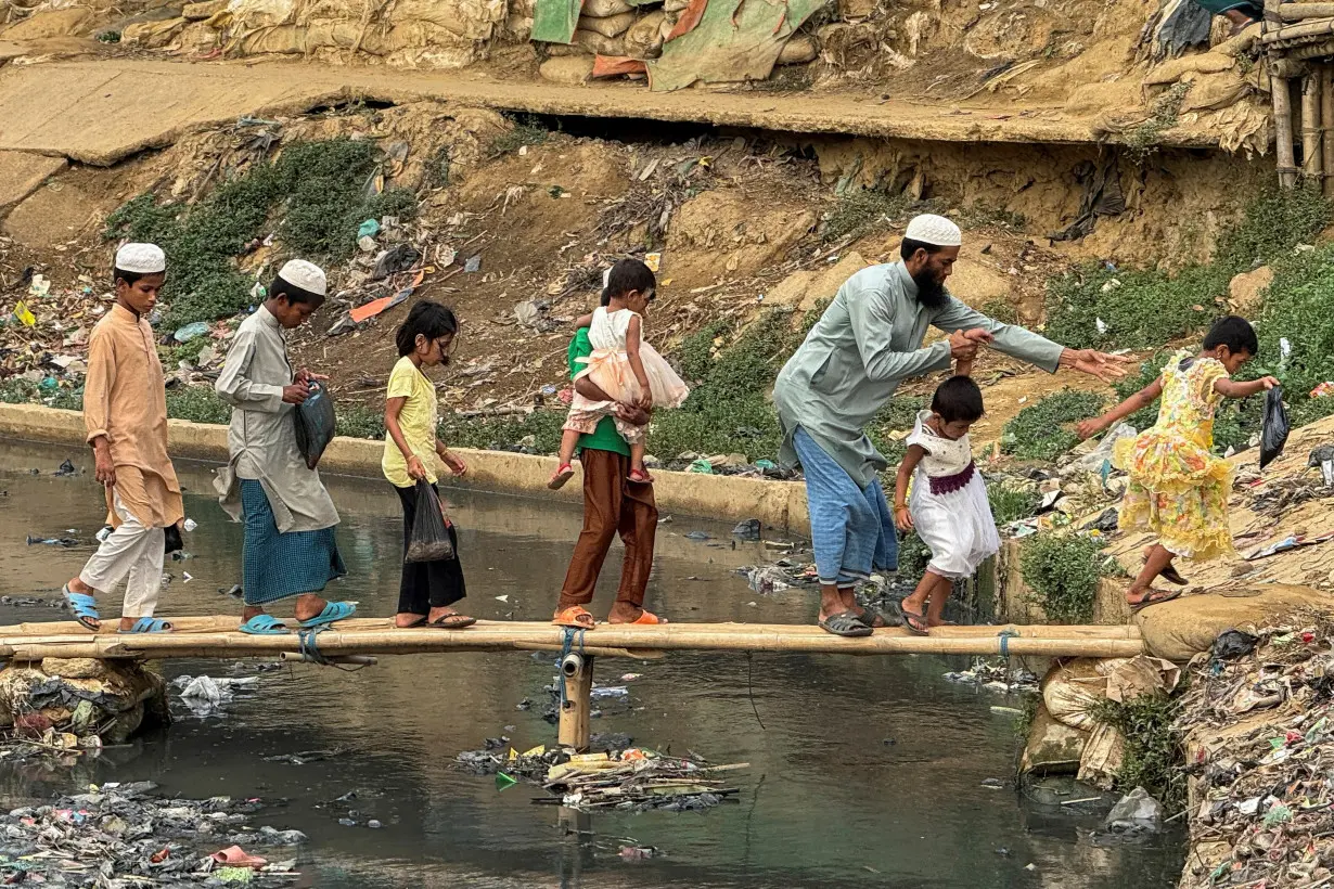 FILE PHOTO: Heatwave affects rohingya refugee camp in Cox's Bazar