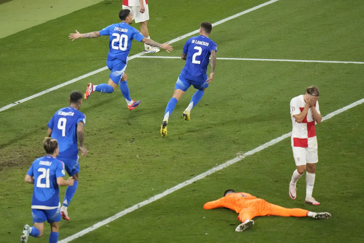 Italy advances at Euro 2024 after Zaccagni equalizer in injury time against Croatia