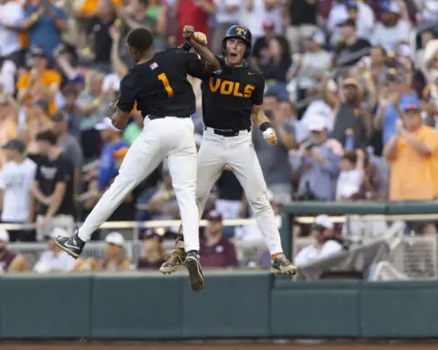 Tennessee earns first national title in baseball with 6-5 win over Texas A&M