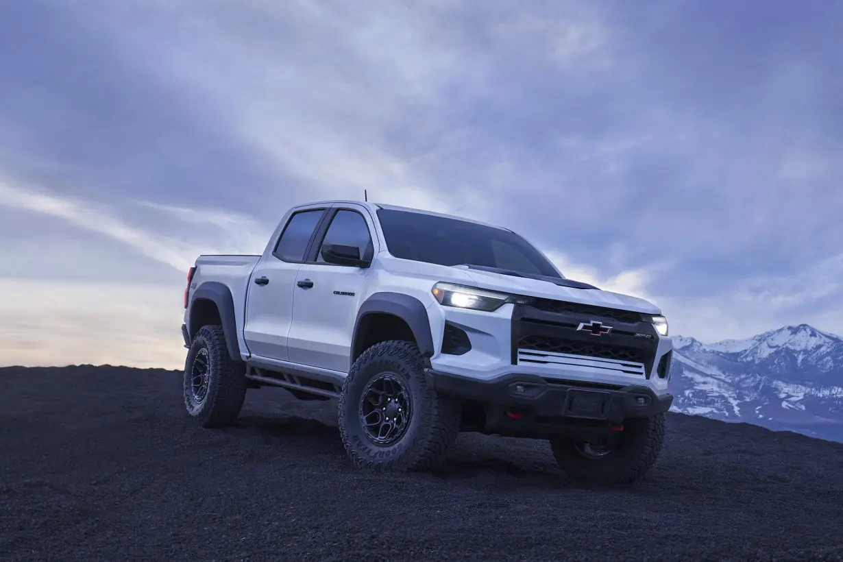 Behind the Wheel Chevrolet Colorado and Ford Ranger