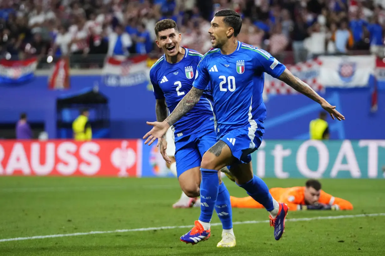 Italy advances at Euro 2024 after Zaccagni equalizer in injury time against Croatia