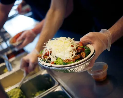 An analyst ordered 75 Chipotle burrito bowls to test portion sizes