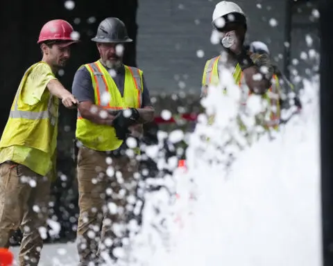 Water begins to flow again in downtown Atlanta after outage that began Friday