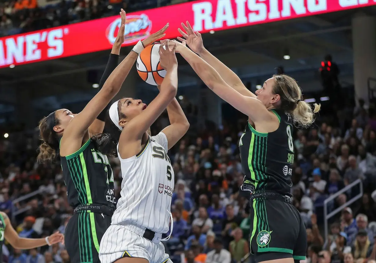 Chicago Sky rookie Angel Reese made history in her squad’s 70-62 defeat against the Minnesota Lynx on June 30, becoming the first WNBA player to record a double-double in 10 consecutive games in a single season.
