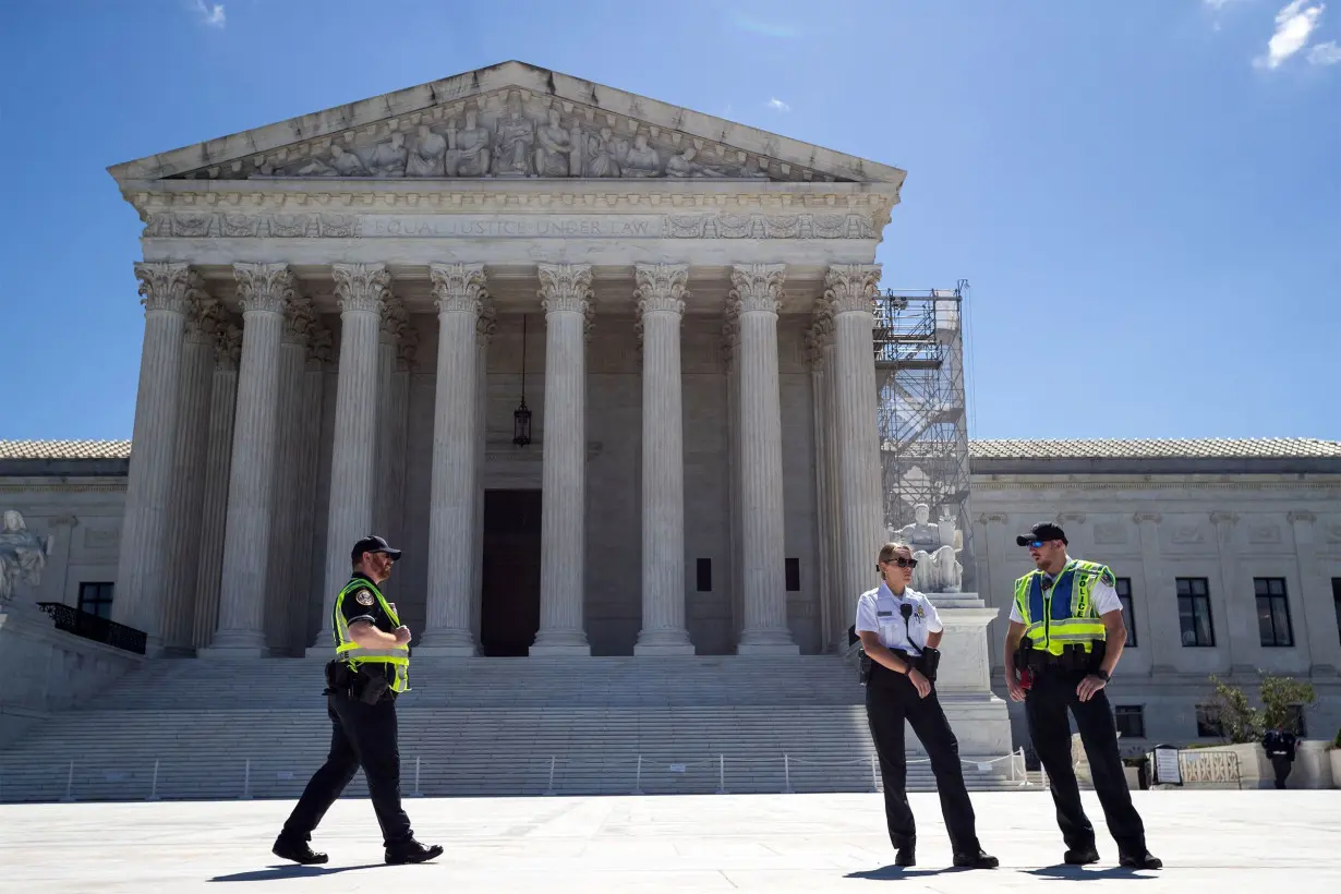 Supreme Court declines to hear a series of challenges to laws barring felons and drug users from having guns