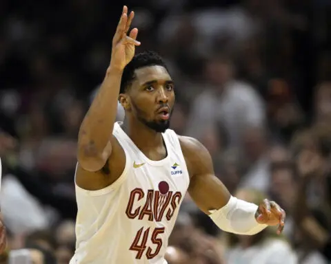 Reports: Cavs keep Donovan Mitchell with 3-year, $150.3M deal