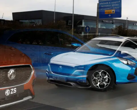 Carmakers SAIC and Volkswagen sign energy technology cooperation agreements