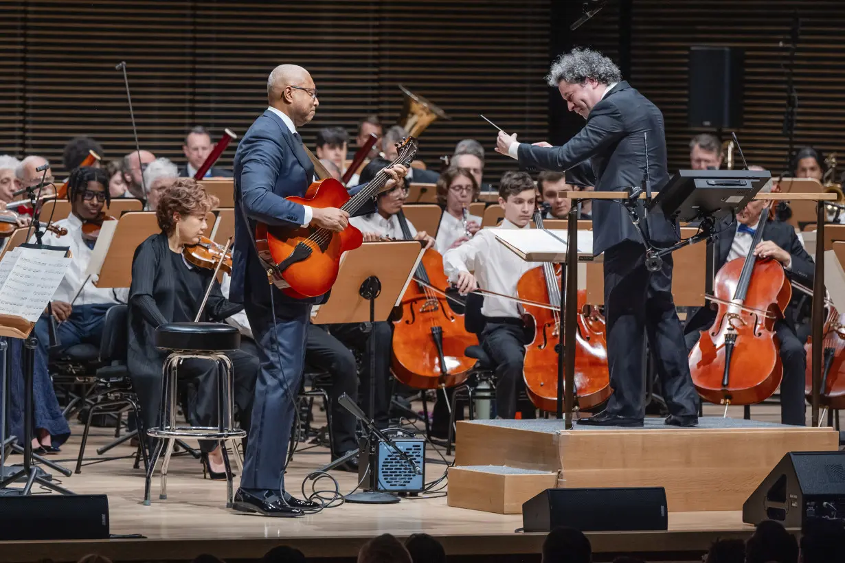 Bernie Williams-New York Philharmonic Debut