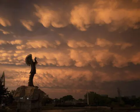 1 person dead, homes destroyed after tornado rips through northeastern Kansas