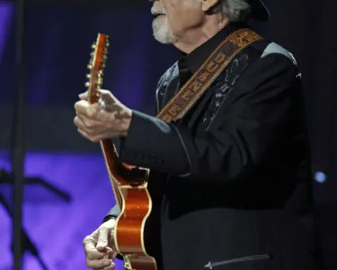 Duane Eddy, twangy guitar hero of early rock, dead at age 86