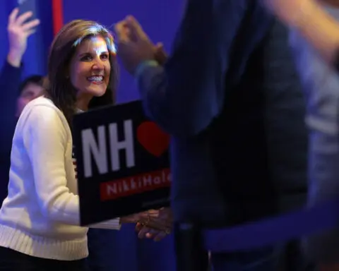 Haley woos independents in final New Hampshire push against Trump